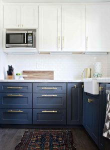 how to do two tone kitchen cabinets